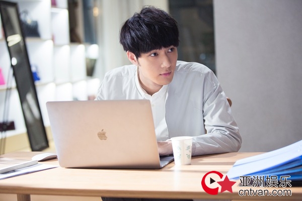 陈子由《人间规则》杀青&nbsp;“中二正义男”热血上线