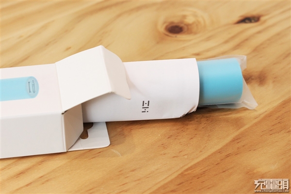 39.9元！紫米超迷你移动电源开箱图赏：3000mAh/口红大小