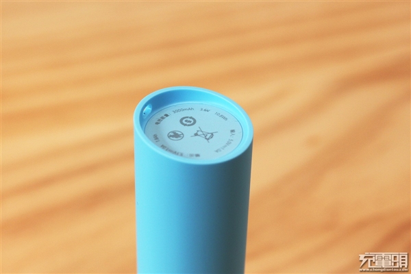 39.9元！紫米超迷你移动电源开箱图赏：3000mAh/口红大小