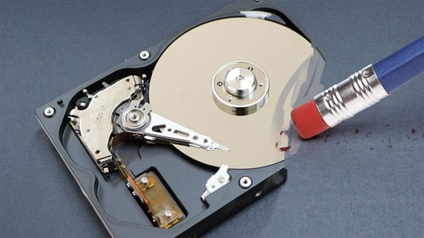 东芝突发2.5寸万转新硬盘:最大容量2.4TB
