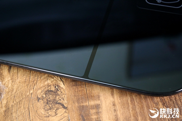 精准至0.1kg&nbsp;华为首款智能体脂秤开箱图赏