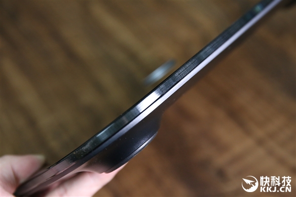 精准至0.1kg&nbsp;华为首款智能体脂秤开箱图赏