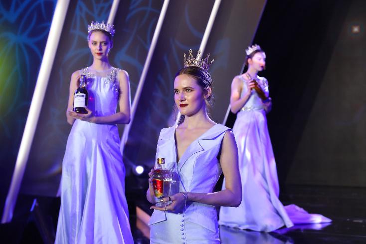 为荣耀而来!&nbsp;世界名酒相聚五粮液，共同成立“一带一路”国际名酒联盟！