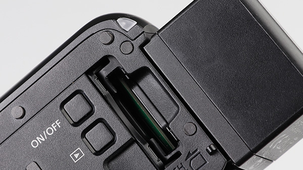 佳能LEGRIA&nbsp;HF&nbsp;R86：“在爱的记忆消失前，请记住我”