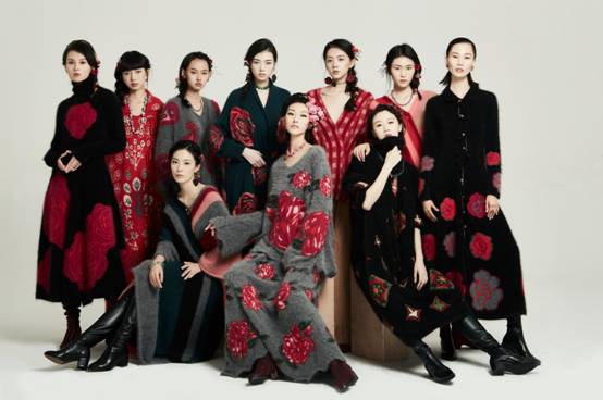 芳华尽显!2017年度中国十佳职业时装模特平安夜踏雪而来