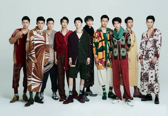 芳华尽显!2017年度中国十佳职业时装模特平安夜踏雪而来