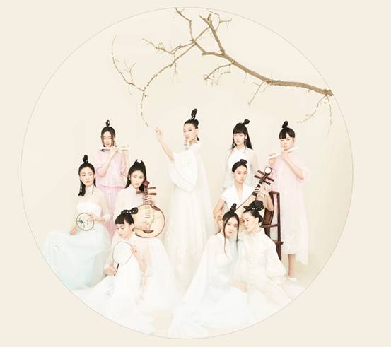 芳华尽显!2017年度中国十佳职业时装模特平安夜踏雪而来