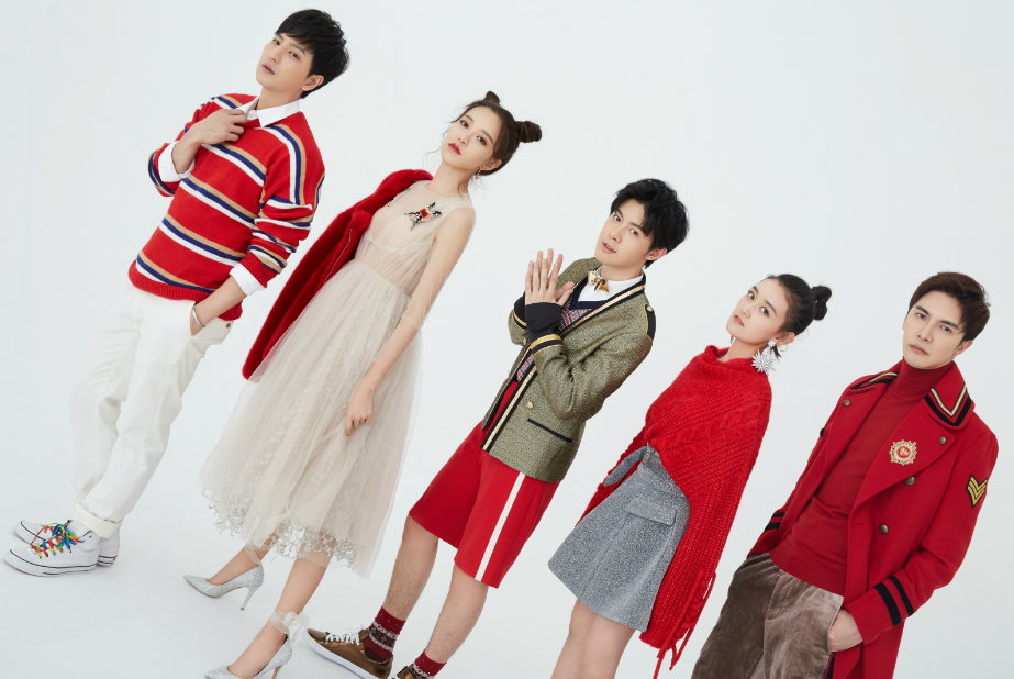 朱元冰蒋依依写真曝光&nbsp;红白搭配演绎圣诞浪漫