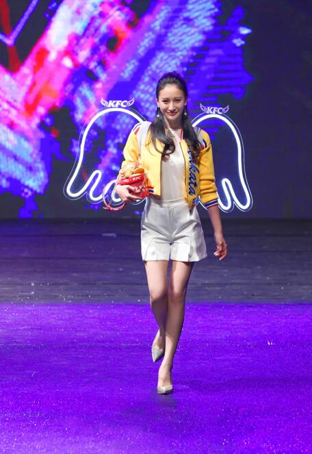 新晋超模王艺不惧争议谈梦想，李亚男惊艳亮相音乐派对