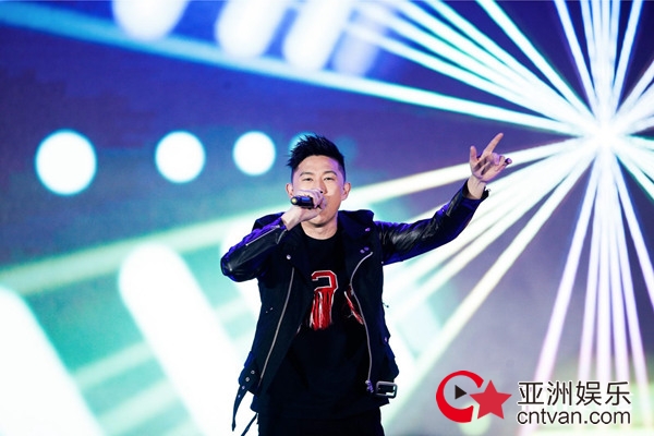 超级网综《偶像练习生》启动 张艺兴邀“极限男人帮”得“要看预算”