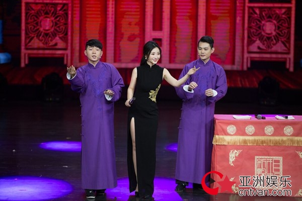 柳岩洗脸之后都擦了啥？江一燕一言不合就尬舞