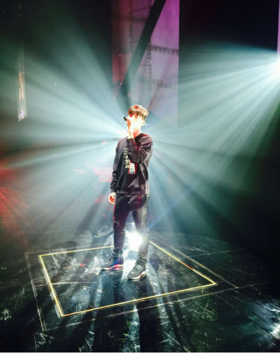 炎亚纶自爆痛苦抑郁经历：世界像隔了一层纱般麻木！