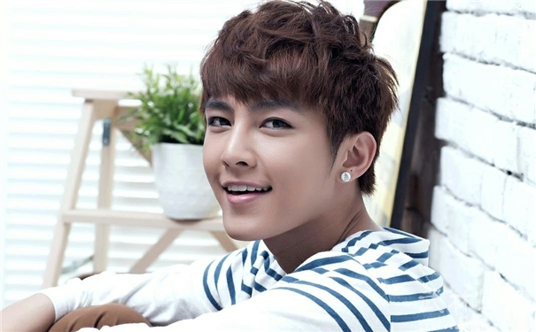 炎亚纶自爆痛苦抑郁经历：世界像隔了一层纱般麻木！