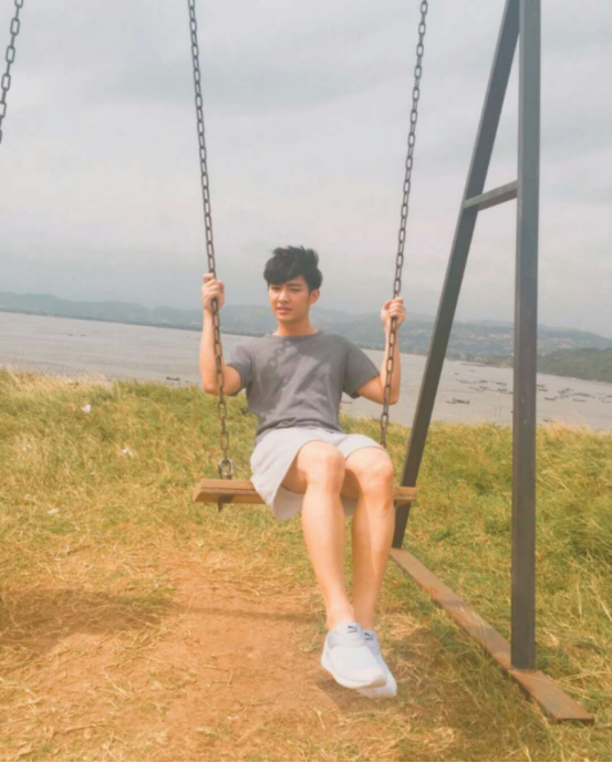 炎亚纶自爆痛苦抑郁经历：世界像隔了一层纱般麻木！