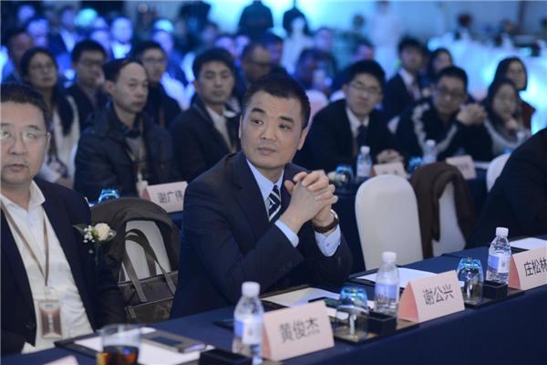 明月镜片召开战略发布会，全线升级成就大国品牌