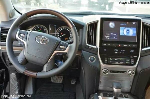 17款中东版丰田兰德酷路泽5700到店实拍