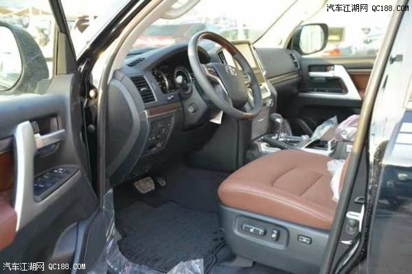 17款中东版丰田兰德酷路泽5700到店实拍