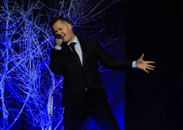 张靓颖、维塔斯献声哈尔滨万达冰灯大世界