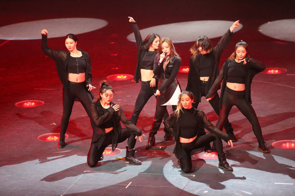 张靓颖、维塔斯献声哈尔滨万达冰灯大世界