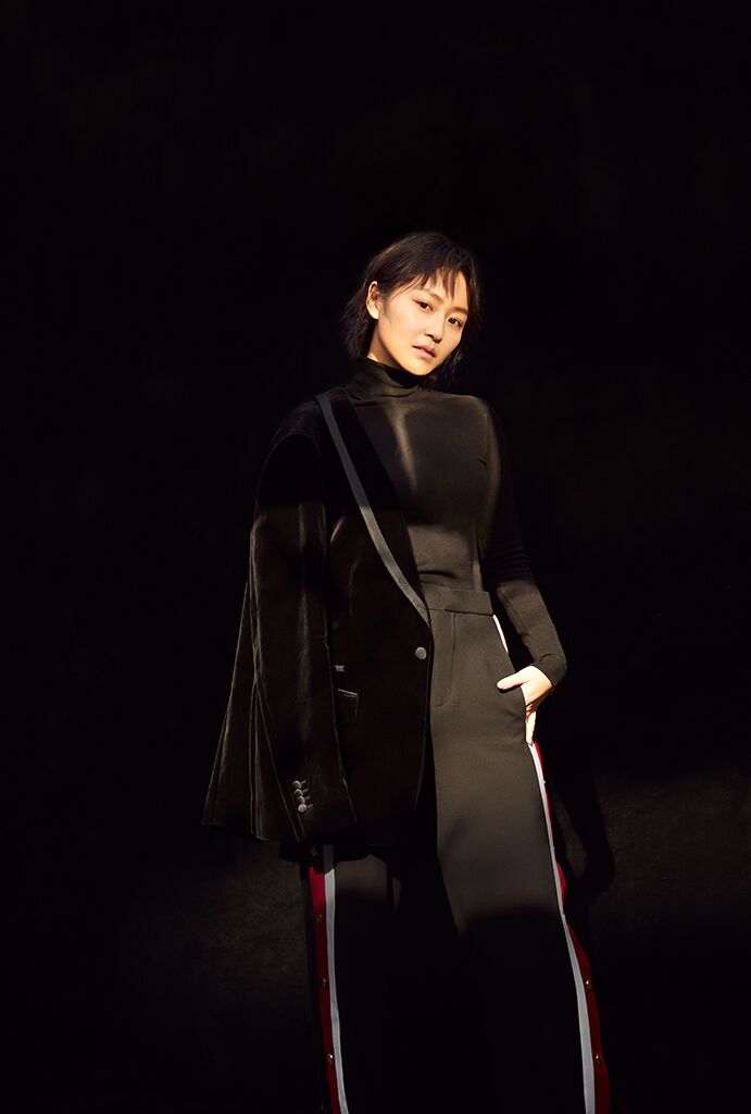 王思思写真大片曝光 气质优雅尽展高贵魅力