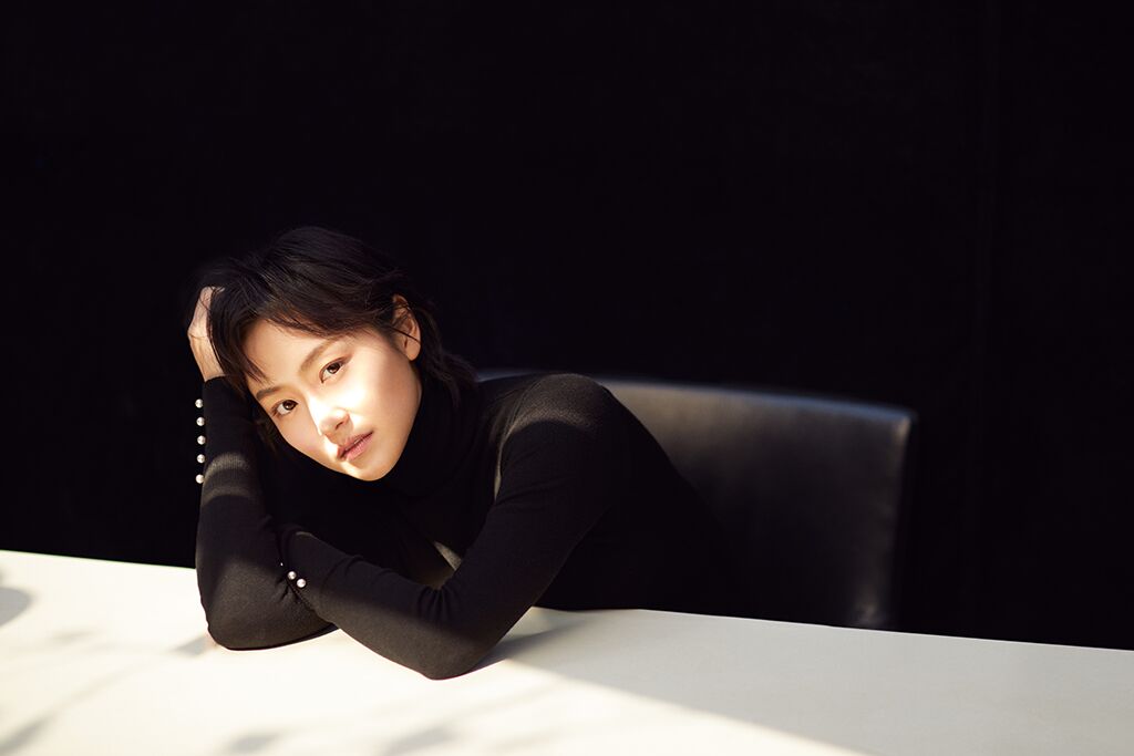 王思思写真大片曝光 气质优雅尽展高贵魅力