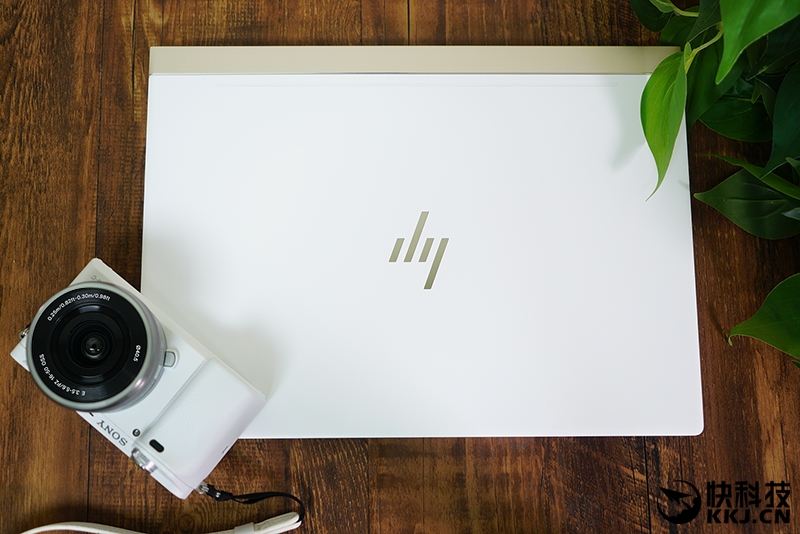 比肩索尼微单！小蚁微单初雪版评测：纯白如雪