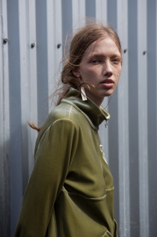 CRZ-FASHION 入冬的时髦装备,从丝绒点缀开始!