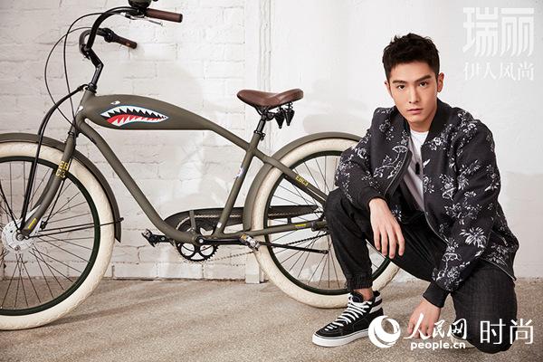 盛一伦登杂志封面 居家绅士范儿满格