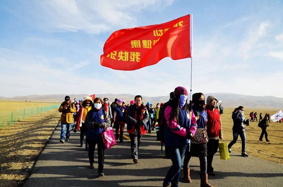 玩滑雪、看表演、赛徒步 元旦假期青海旅游最全攻略