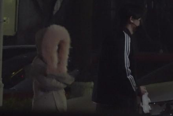 李小璐夜宿pgone家 贾乃亮直播却说老婆做头发？