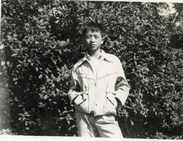 18岁青春照刷爆朋友圈:来看看科技大佬年轻的样子