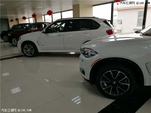 18款宝马X5白外黑内3.0T五座加规版价格