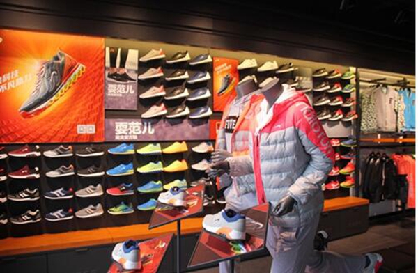 2017年那些“芳华”已逝的服装企业