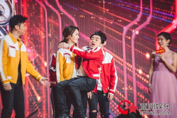 王祖蓝李亚男演绎唯美浪漫童话 杜丽莎歌剧演唱震撼登场