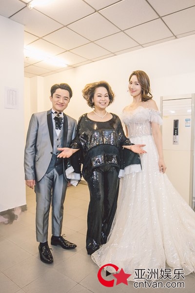 王祖蓝李亚男演绎唯美浪漫童话 杜丽莎歌剧演唱震撼登场