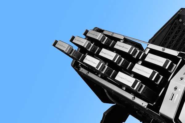 四个独立空间！九州风神QUADSTELLAR机箱发布：自定义RGB