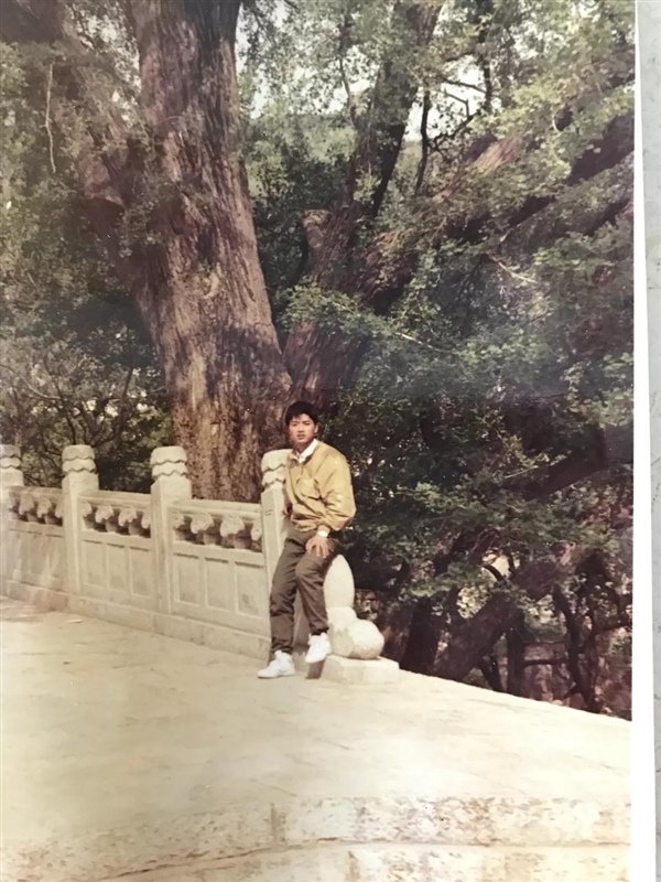 刘强东晒18岁照片 第2年奶茶妹妹出生了