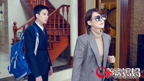 《陪读妈妈》首曝剧照 梅婷许亚军挑战全新角色