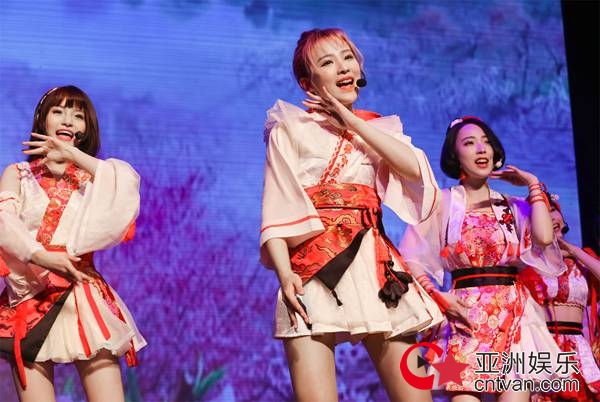 满满正能量！SING女团公演暖心为5岁小粉丝庆生