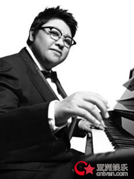 江珊回归话剧舞台 借《守岁》传达家的温暖