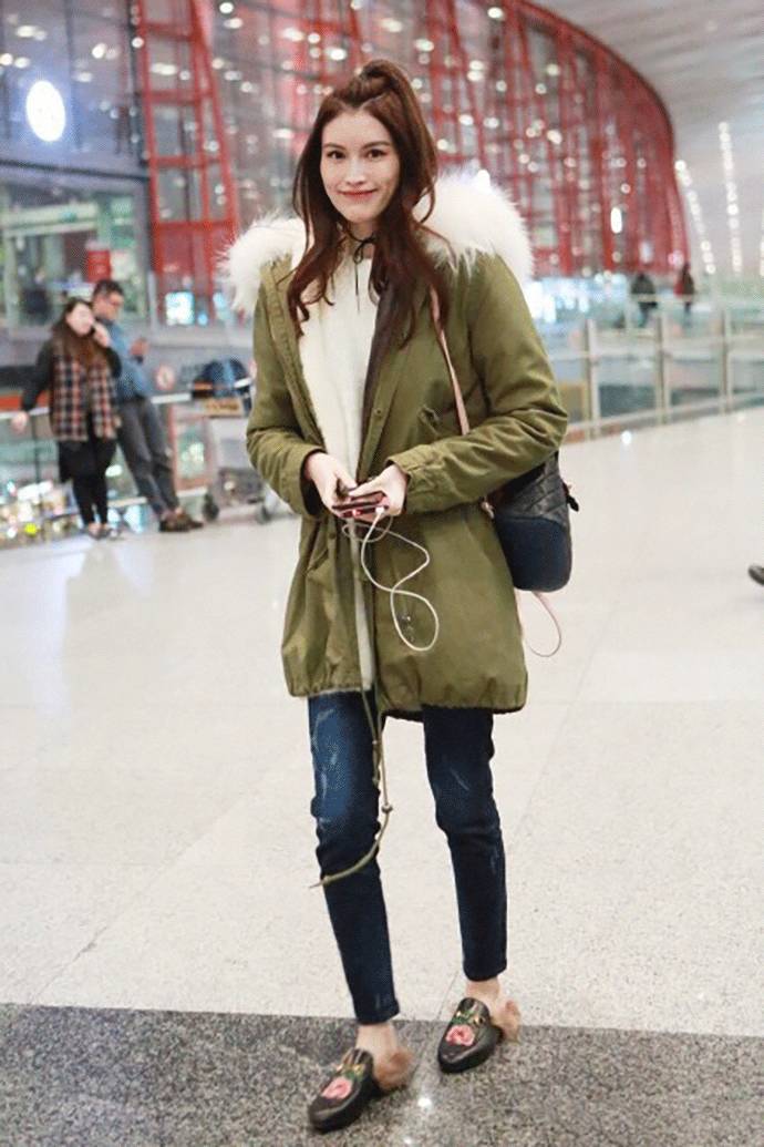 刘雯关晓彤都爱这一件 保暖又时髦的派克大衣怎么搭才好看