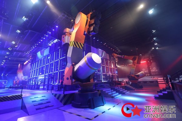 科技进军娱乐&nbsp;中国首档机器人格斗真人秀《铁甲雄心》高燃来袭