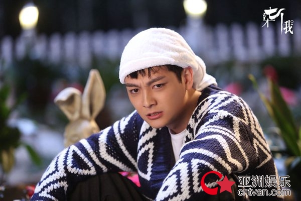 张晓谦《柒个我》热播&nbsp;与张一山双面配合爆点十足