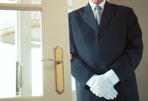 临近节前返乡潮 物流餐饮企业加薪招兼职