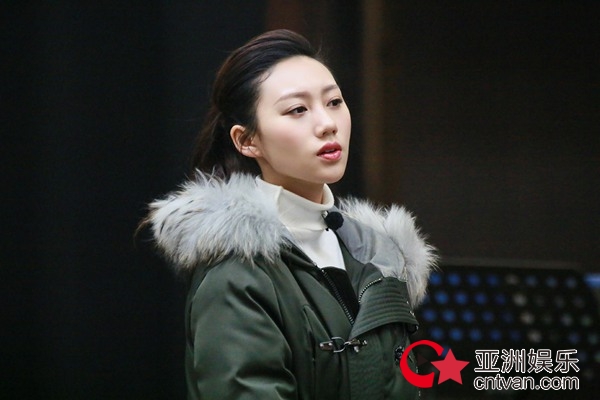 《让世界听见》暖心收官 曾娇、汪峰用音乐点亮孩子们的光明未来