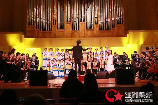 《让世界听见》暖心收官 曾娇、汪峰用音乐点亮孩子们的光明未来