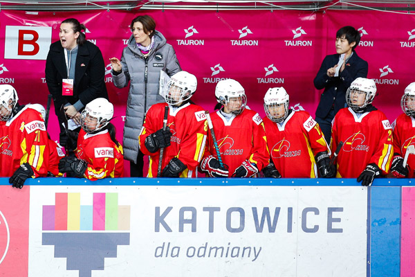 女冰世青赛中国队不敌丹麦 主帅墨菲：需打得更聪明