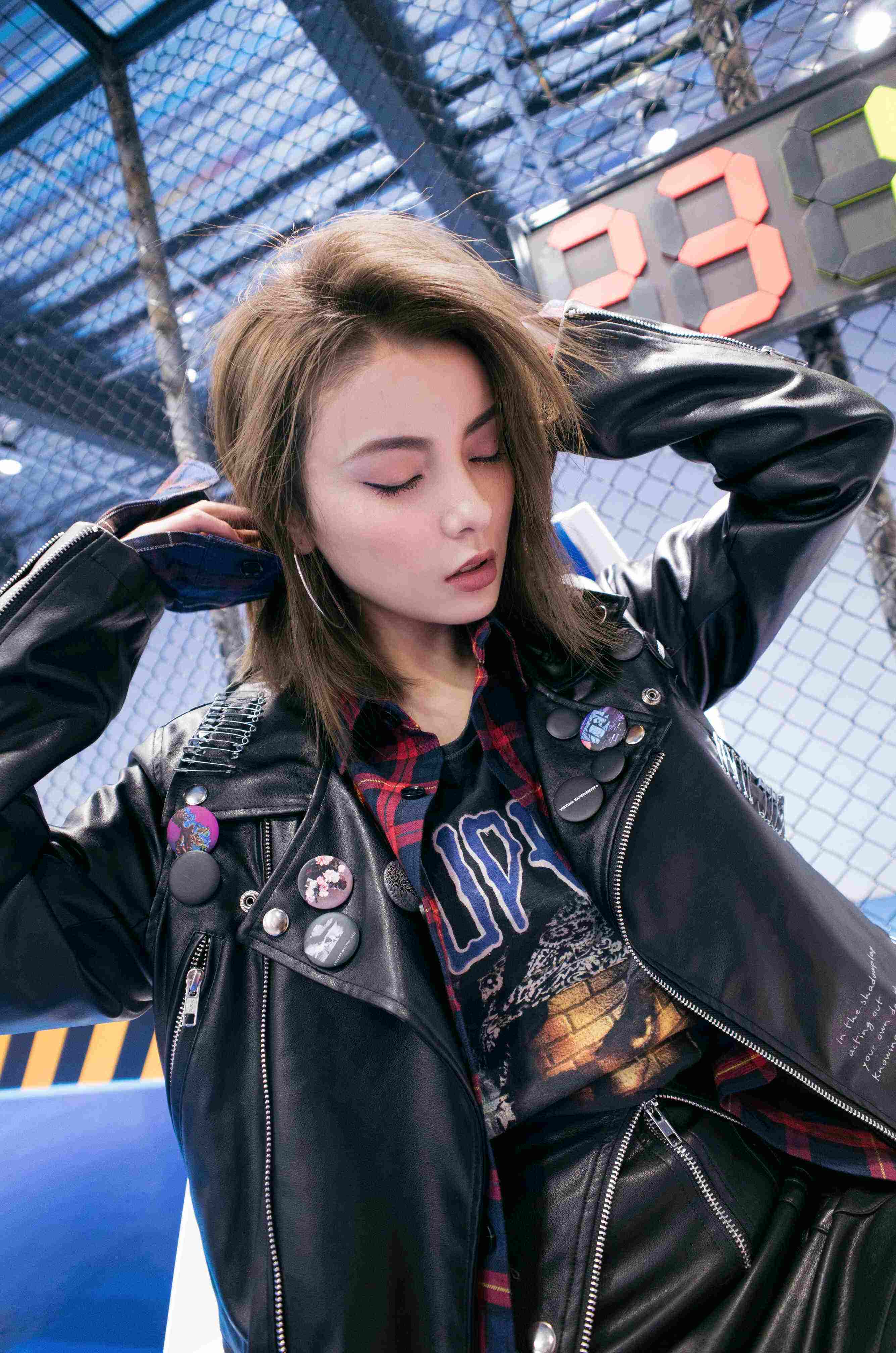 赵宇彤叛逆酷女孩时代 机车风格完美驾驭！