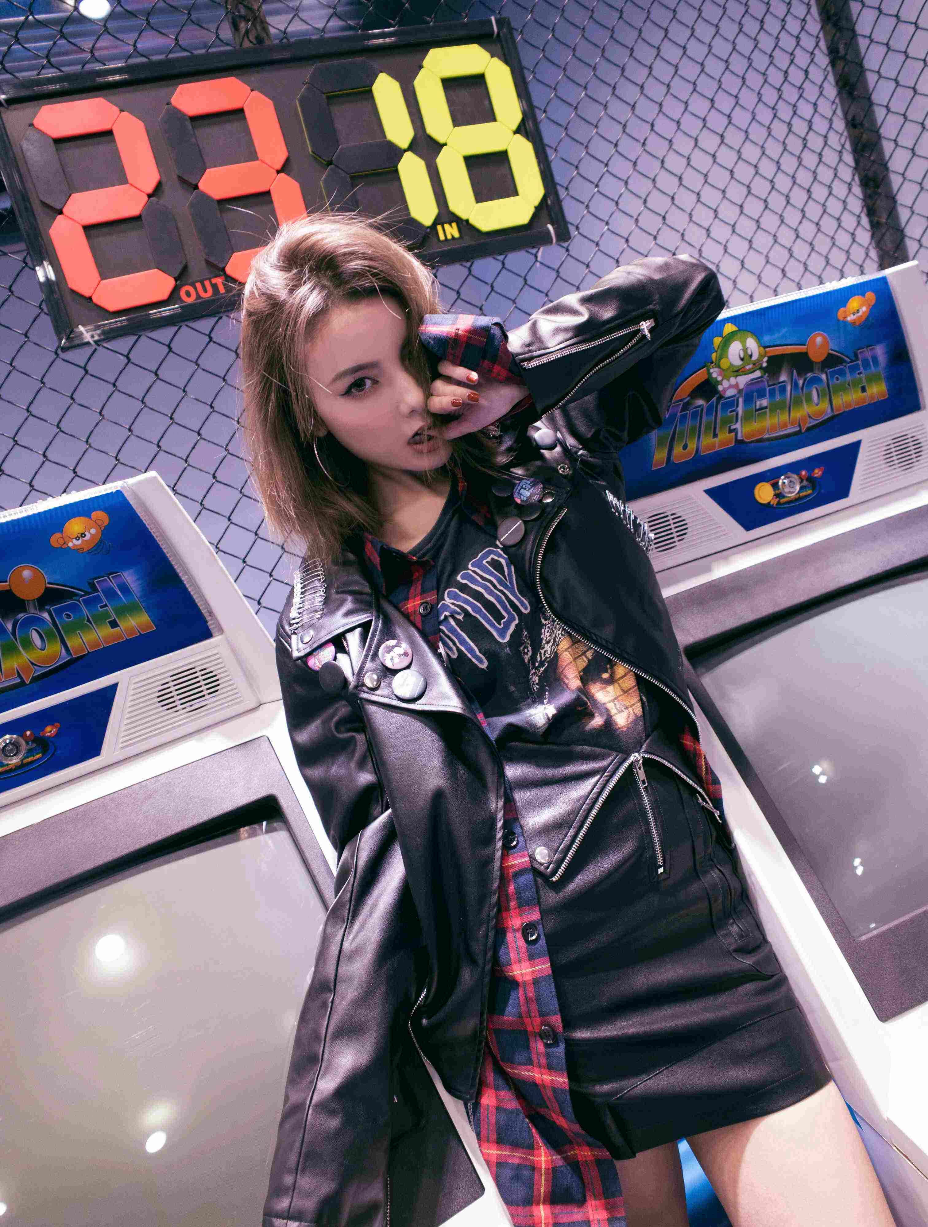 赵宇彤叛逆酷女孩时代 机车风格完美驾驭！