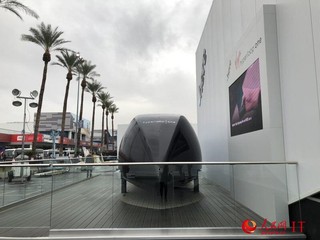 超级高铁Hyperloop One在CES上展示车厢 